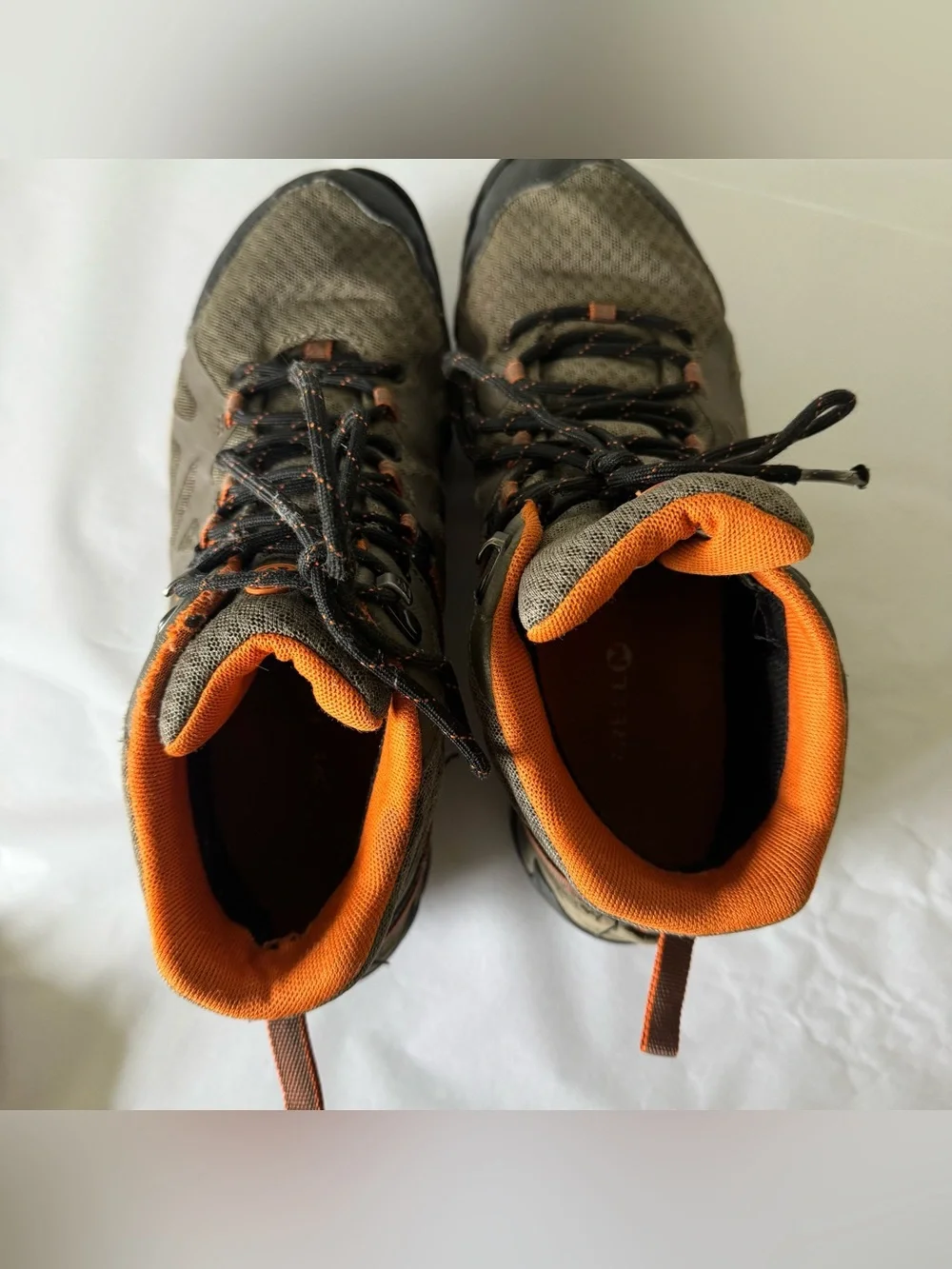 MERRELL Size 9 Men’s Boulder Waterproof Hiking Boots